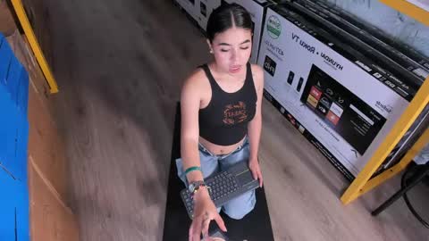 Snapshot of ambarina_ chatting on May 2026 11:37:01 AM Ambarina online show from May 2026 11:37:01 AM