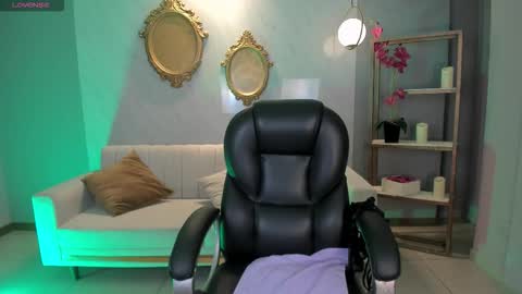 Snapshot of ambarjames_ chatting on September 2025 12:06:01 PM Ambar online show from September 2025 12:06:01 PM