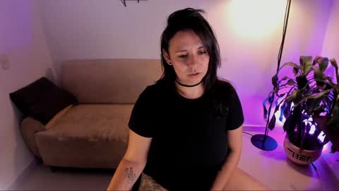 Amber Davis online show from May 2026 01:00:01 AM