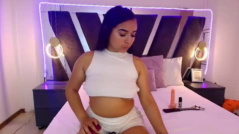 Snapshot of amber__jhonson_ chatting on June 2026 10:12:02 PM Amber online show from June 2026 10:12:02 PM