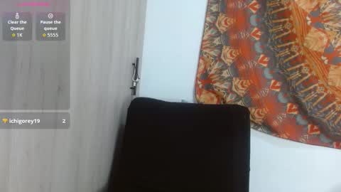 Amber  online show from November 2025 05:56:01 PM