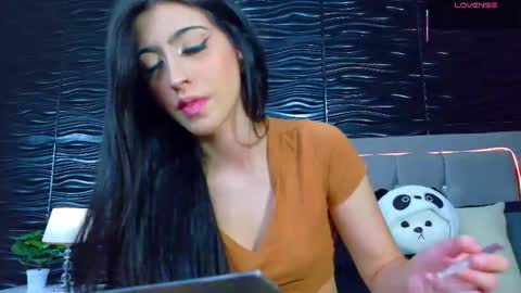 amber_bull online show from September 2025 12:38:02 PM