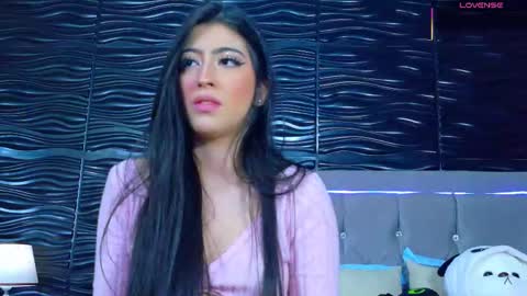 amber_bull online show from October 2025 12:15:01 PM