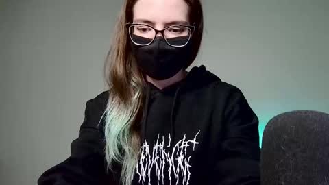 Amber non-nude model online show from September 2025 11:32:02 PM