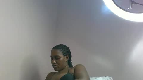 Snapshot of amber_cutie2 chatting on May 2026 02:19:01 AM amber_cutie2 online show from May 2026 02:19:01 AM