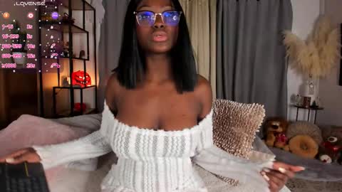 Amber online show from November 2025 07:49:02 PM