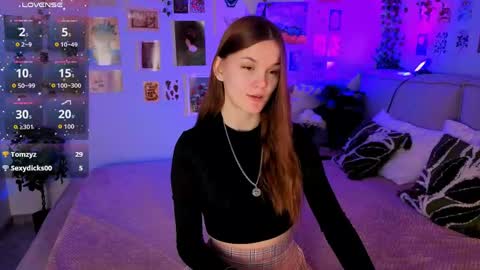 Snapshot of amber_rogerss chatting on April 2026 05:44:02 AM Amber online show from April 2026 05:44:02 AM