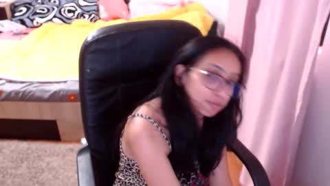 Snapshot of amberfox735 chatting on November 2025 07:52:02 AM amberfox735 online show from November 2025 07:52:02 AM