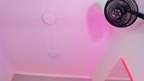 Amber  online show from March 2025 06:00:01 PM