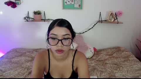 Snapshot of amberjeong chatting on January 2025 01:52:02 AM Amber Jeong online show from January 2025 01:52:02 AM