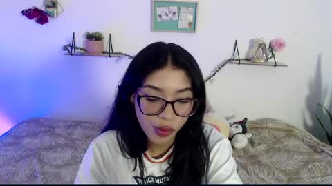 Snapshot of amberjeong chatting on January 2025 11:09:01 PM Amber Jeong online show from January 2025 11:09:01 PM