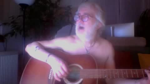 Snapshot of amberr11 chatting on February 2026 12:14:02 AM Amberr11 online show from February 2026 12:14:02 AM