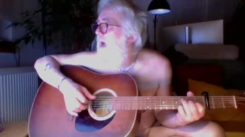 Snapshot of amberr11 chatting on February 2026 11:53:02 PM Amberr11 online show from February 2026 11:53:02 PM