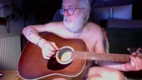 Snapshot of amberr11 chatting on February 2026 11:42:02 PM Amberr11 online show from February 2026 11:42:02 PM