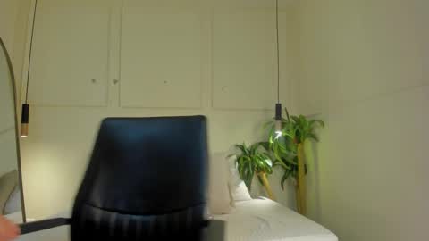 Amber moore online show from February 2026 02:48:01 PM