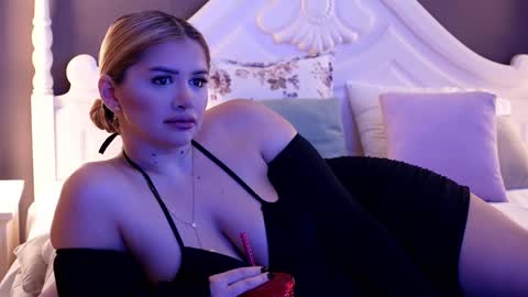 Amberseyes online show from December 2024 08:33:02 AM