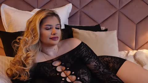 Amberseyes online show from February 2025 06:08:02 AM