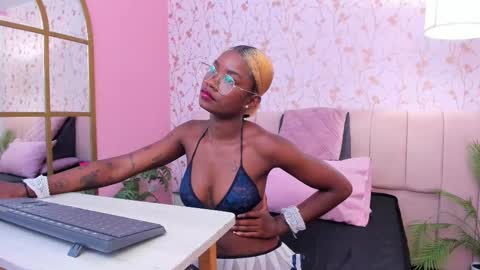 Amelia Adams online show from October 2025 07:26:02 PM