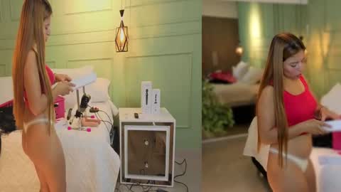 AMELIA online show from September 2025 07:30:02 PM