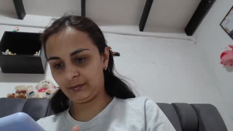 amelia online show from November 2025 09:59:01 PM