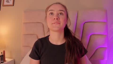 Snapshot of amelia_saenz_ chatting on February 2026 11:42:02 AM Amelia online show from February 2026 11:42:02 AM