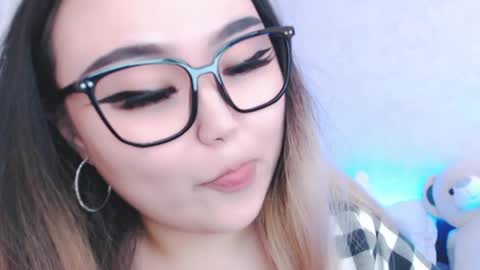 Snapshot of amelia_sunlight chatting on May 2026 05:44:01 PM Amelia online show from May 2026 05:44:01 PM