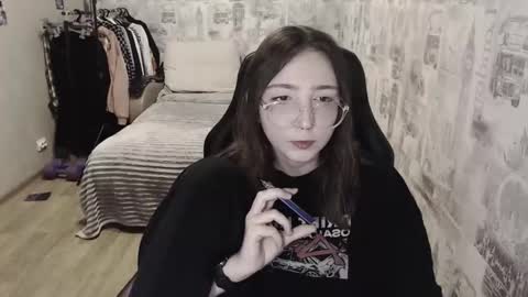 Snapshot of ameliakamishiro chatting on December 2024 01:42:02 PM Amelia online show from December 2024 01:42:02 PM