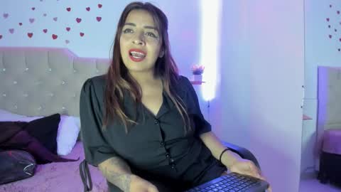 Snapshot of amelie01bronw chatting on June 2026 09:26:01 PM amelie brown online show from June 2026 09:26:01 PM