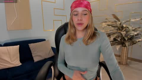 Snapshot of ameliegraham chatting on December 2024 11:19:02 AM Amelie Graham online show from December 2024 11:19:02 AM