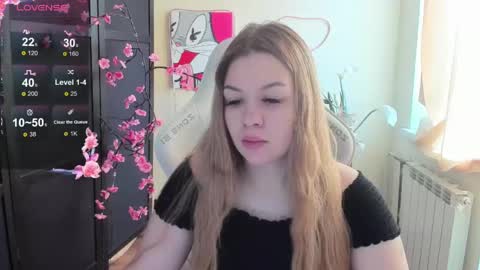 Snapshot of ameliepeach chatting on April 2026 01:56:02 AM Amelie online show from April 2026 01:56:02 AM