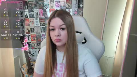 Snapshot of ameliepeach chatting on May 2026 06:20:02 AM Amelie online show from May 2026 06:20:02 AM