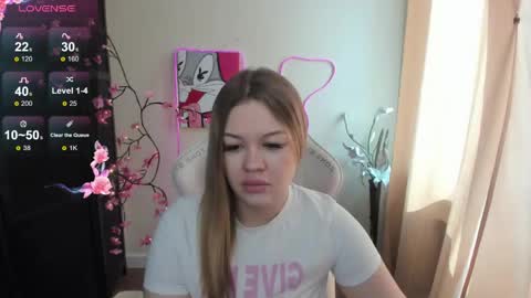 Snapshot of ameliepeach chatting on May 2026 02:29:01 AM Amelie online show from May 2026 02:29:01 AM