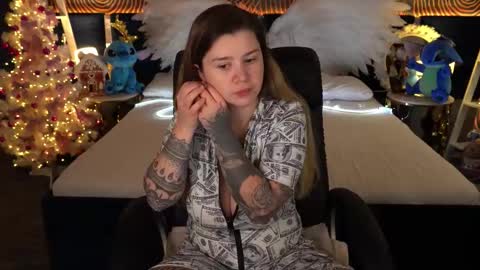 amellymillyy online show from January 2026 01:38:01 PM