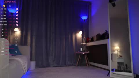 Amy  online show from September 2025 01:40:02 AM