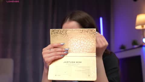 Amy  online show from April 2026 01:43:01 AM