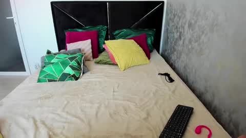 Snapshot of amenaavans chatting on February 2026 12:49:01 PM Julia online show from February 2026 12:49:01 PM