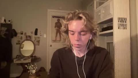 Snapshot of americanclown chatting on May 2026 04:41:02 AM americanclown online show from May 2026 04:41:02 AM