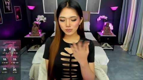 Snapshot of amethyst_claire chatting on June 2026 11:48:01 AM Claire online show from June 2026 11:48:01 AM