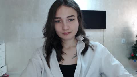 Julia  online show from January 2026 07:24:01 AM