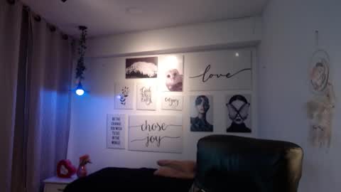 amethystshadow online show from January 2026 03:39:01 PM