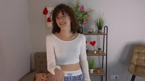 Snapshot of amfi_dust chatting on May 2026 10:00:01 AM Alivia online show from May 2026 10:00:01 AM