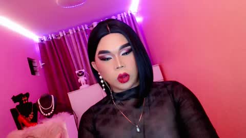 Queen Mireska online show from February 2025 12:30:02 PM