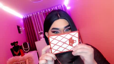 Queen Mireska online show from February 2025 01:05:01 PM