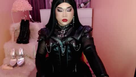 Queen Mireska online show from September 2025 11:54:02 AM