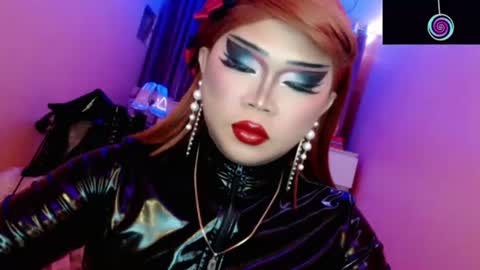 Snapshot of amiadoll chatting on June 2026 01:03:02 PM Queen Mireska online show from June 2026 01:03:02 PM