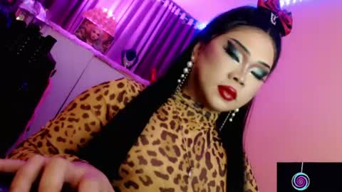 Snapshot of amiadoll chatting on June 2026 10:22:01 PM Queen Mireska online show from June 2026 10:22:01 PM