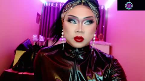 Snapshot of amiadoll chatting on July 2026 04:02:02 PM Queen Mireska online show from July 2026 04:02:02 PM