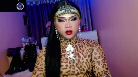 Snapshot of amiadoll chatting on July 2026 07:39:01 PM Queen Mireska online show from July 2026 07:39:01 PM