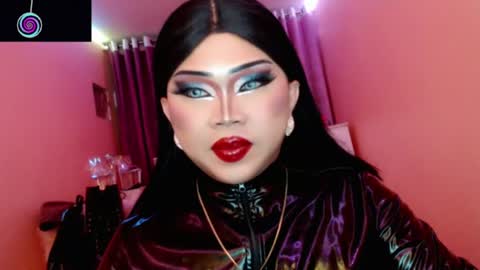 Snapshot of amiadoll chatting on August 2026 02:38:02 PM Queen Mireska online show from August 2026 02:38:02 PM