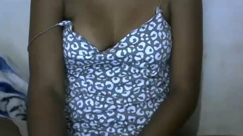 Snapshot of amichouu chatting on November 2025 04:40:02 PM amichouu online show from November 2025 04:40:02 PM